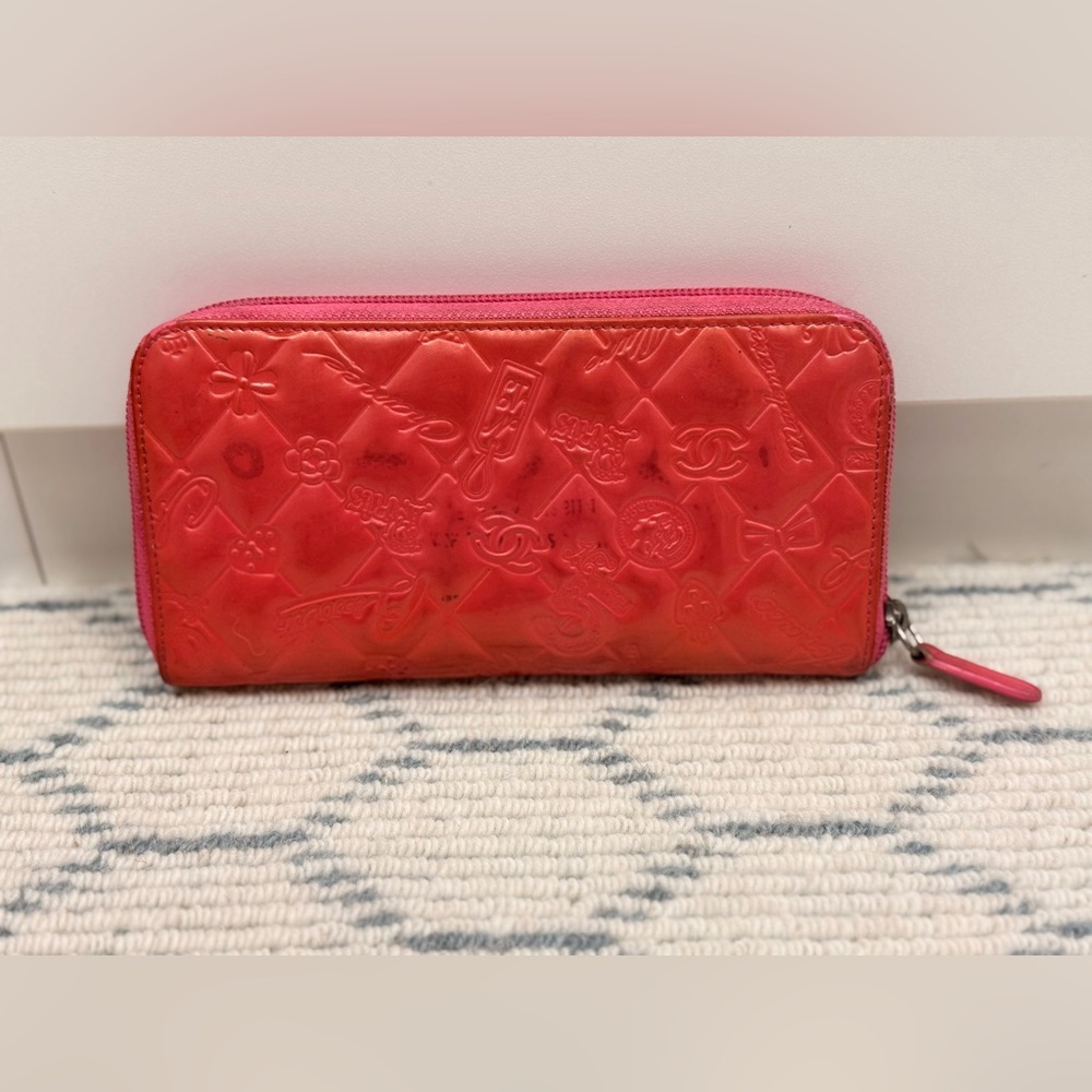 CHANEL Pink Barbie Y2K Vintage Lucky Charm Patent Leather Long Zip Wallet/Clutch - Picture 2 of 16